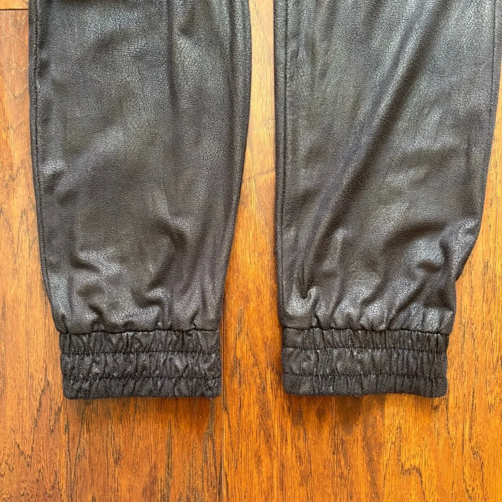 Monrow Black Brown Leather Look Joggers XS/S | Coated Faux Leather Pants